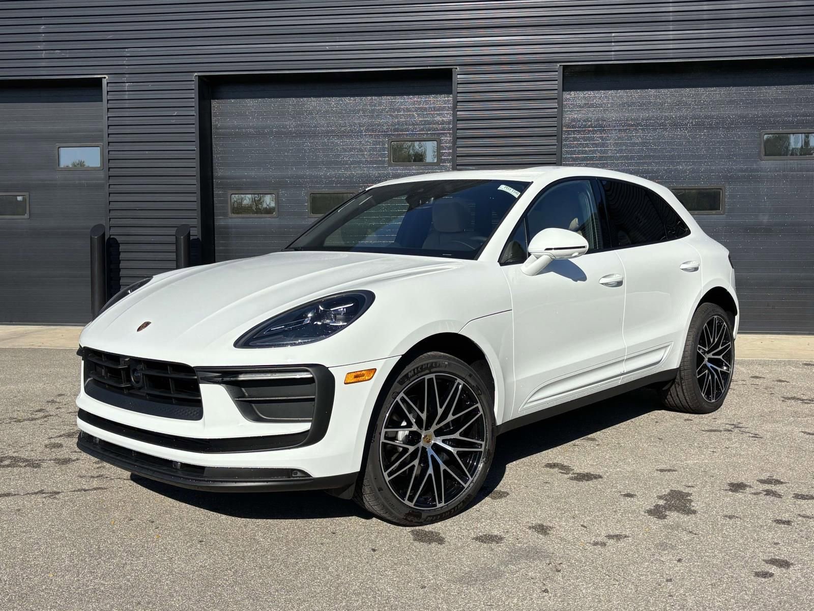 Used 2026 Porsche Macan AWD/4WD image 6
