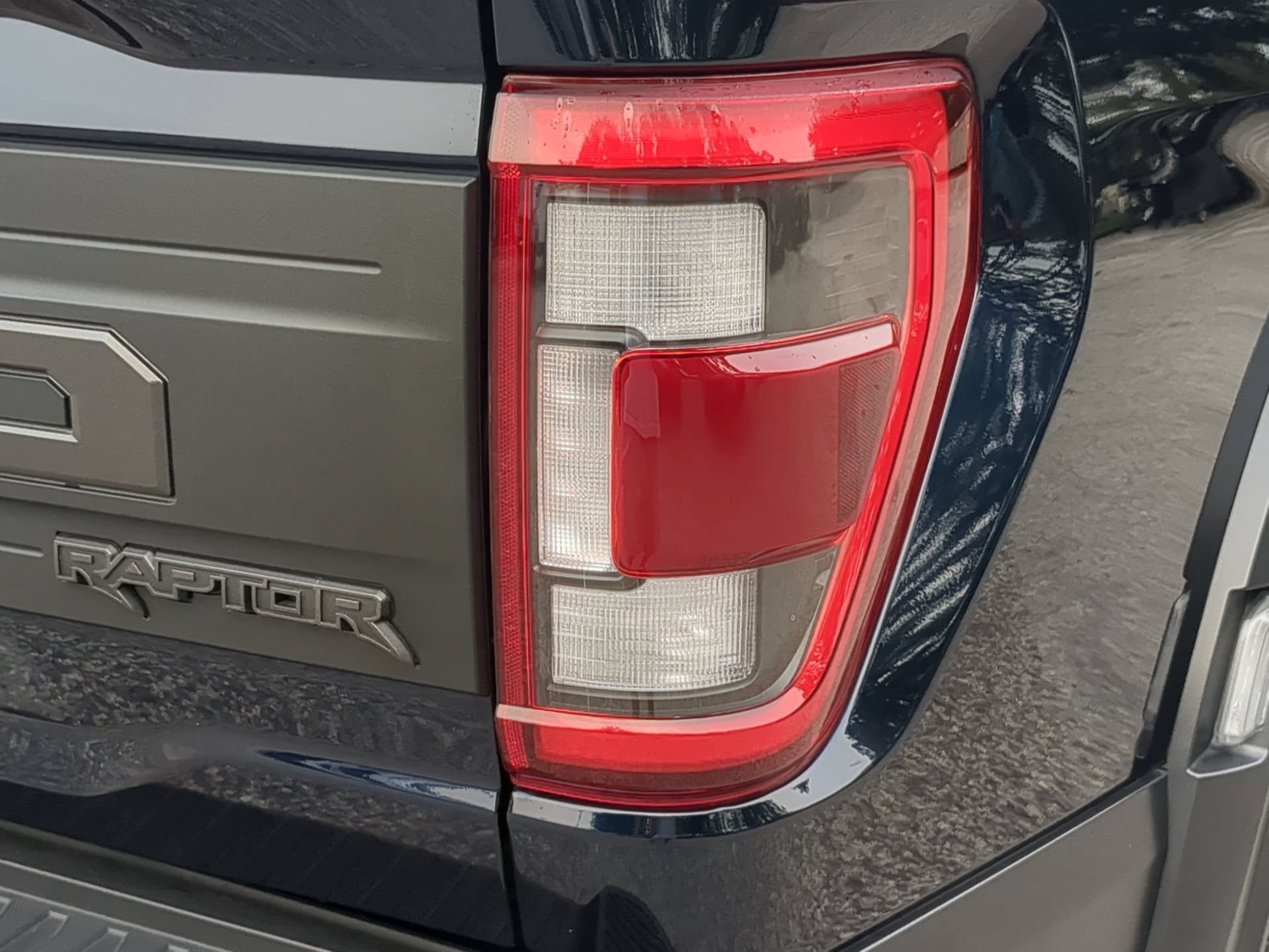 Certified 2023 Ford F150 Raptor w/ Raptor Carbon Fiber Package AWD/4WD image 45