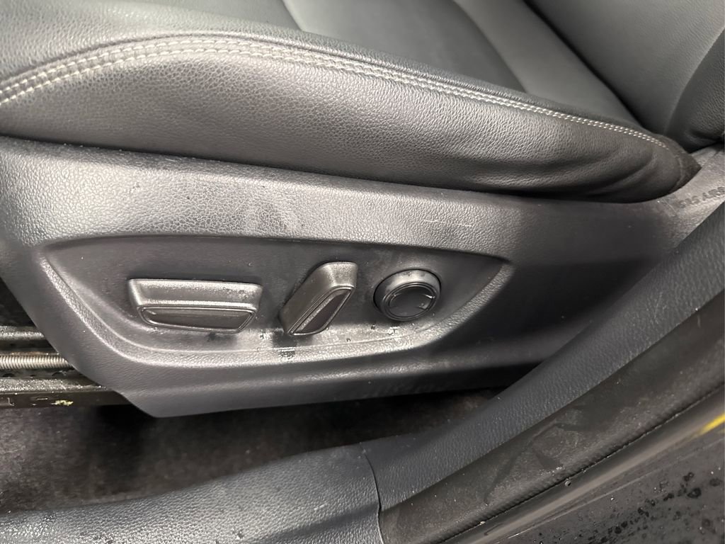 Used 2023 Toyota Corolla Cross XLE w/ Convenience Package image 38