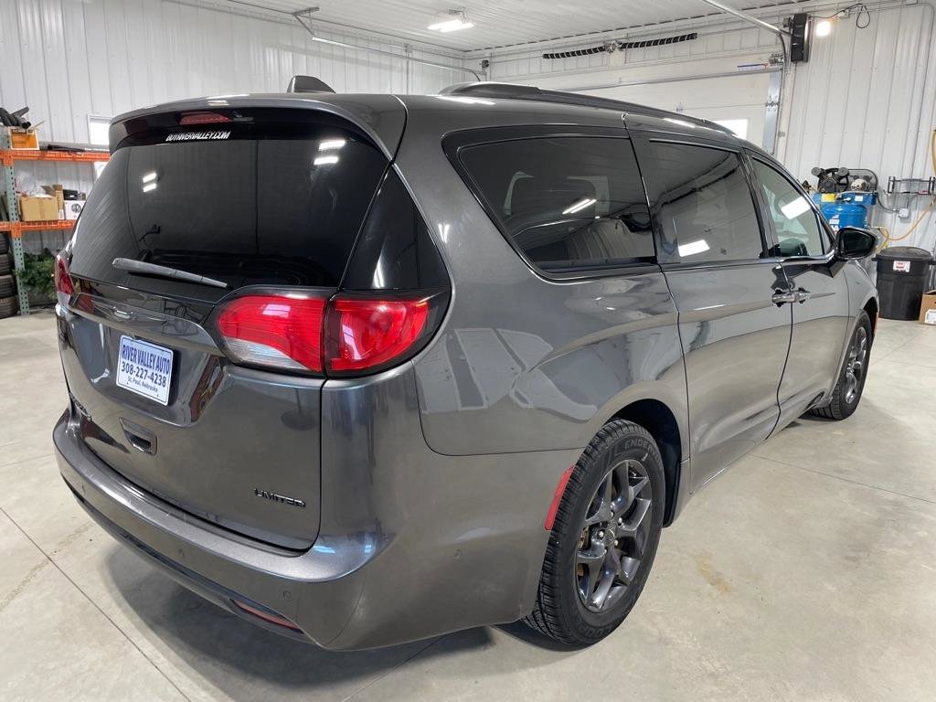 Used 2019 Chrysler Pacifica Limited w/ Advanced Safetytec Group image 7