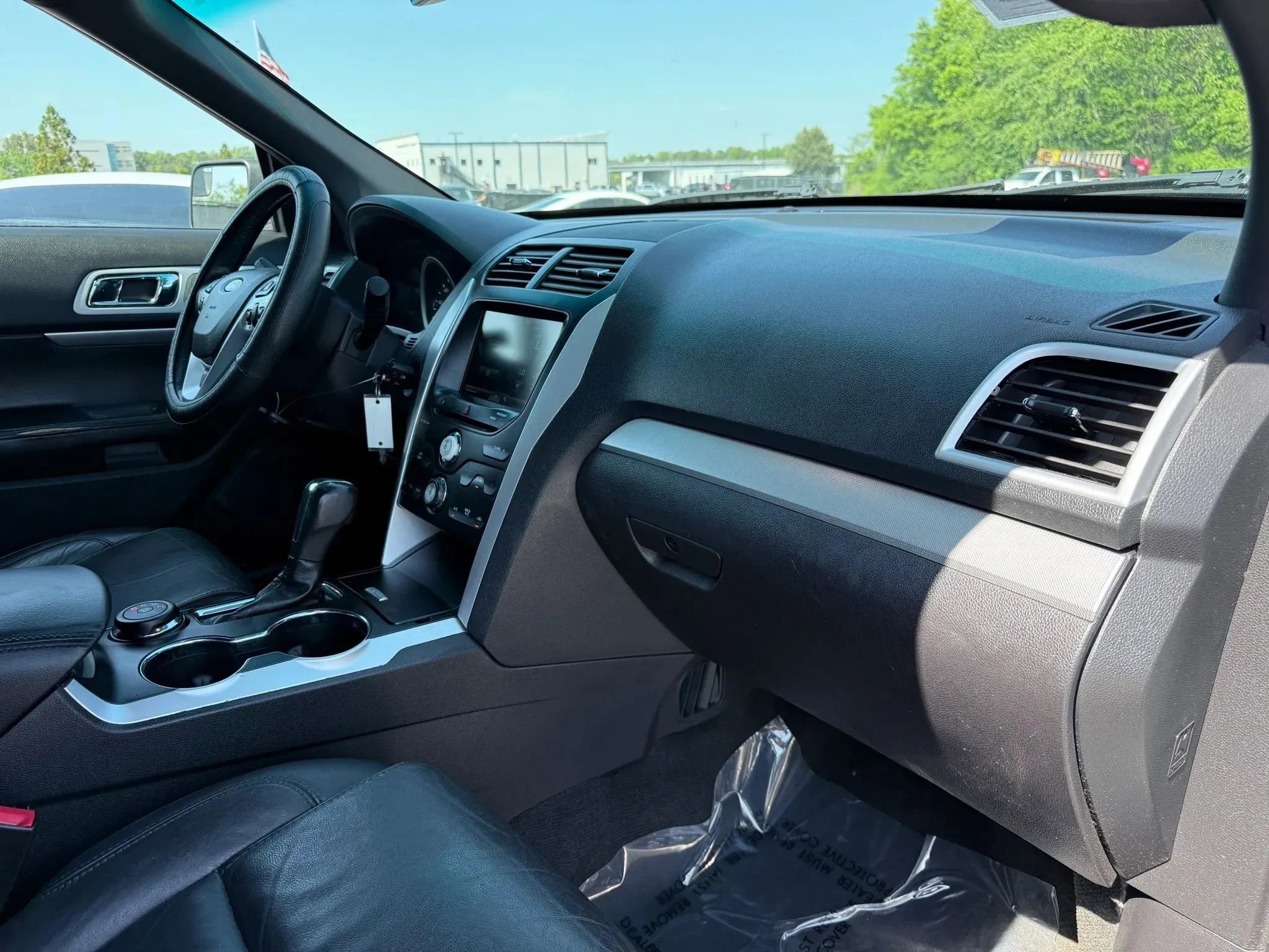 Used 2015 Ford Explorer XLT w/ Equipment Group 202A image 19