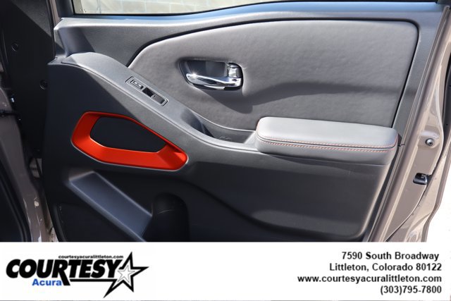 Used 2024 Nissan Frontier PRO-4X w/ Technology Package image 34