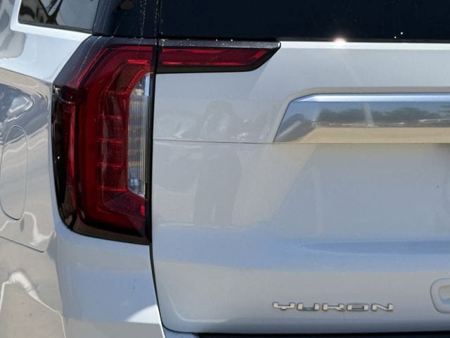 Used 2024 GMC Yukon XL Denali RWD image 6