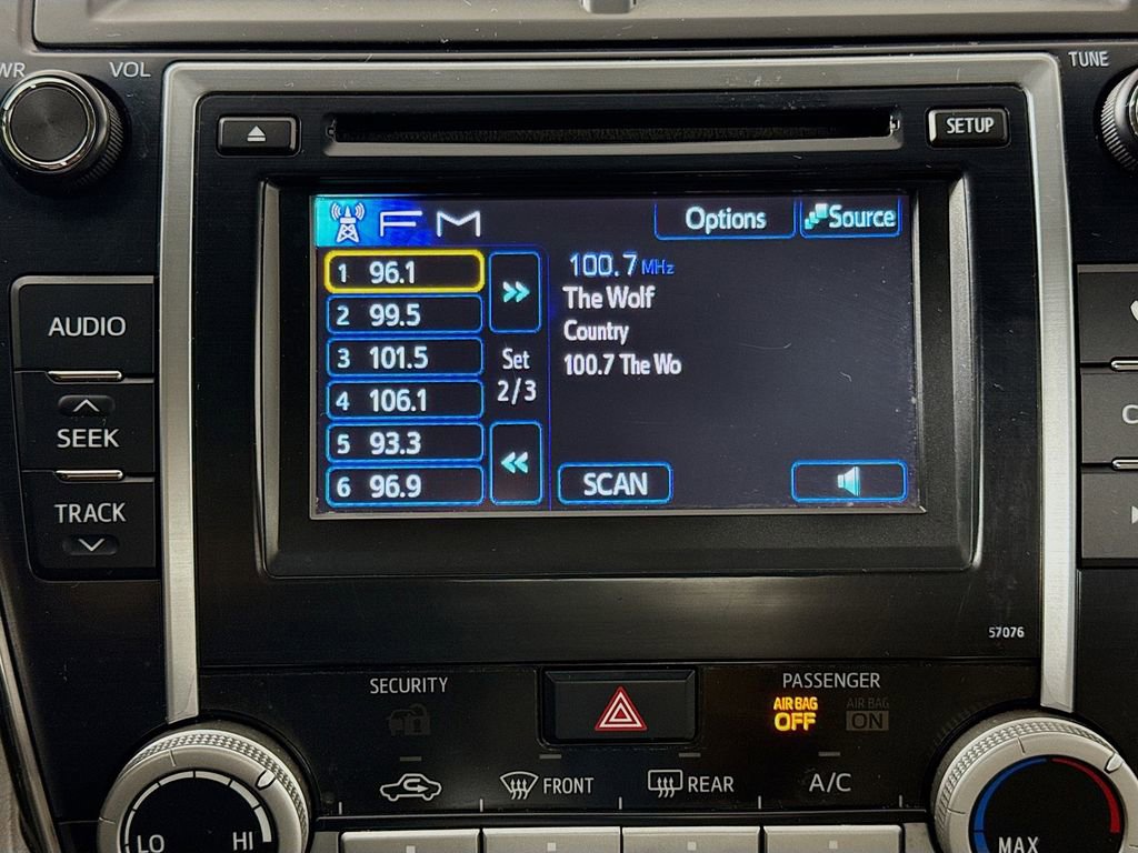 Used 2013 Toyota Camry LE FWD image 14