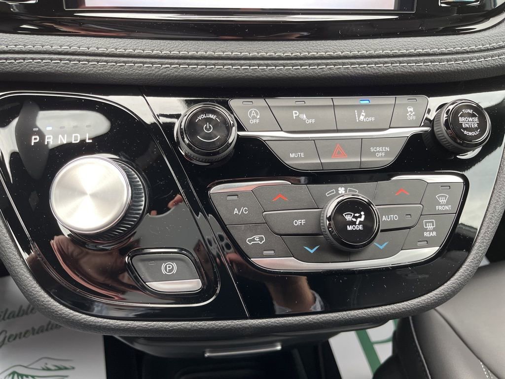 New 2026 Chrysler Pacifica Select image 25