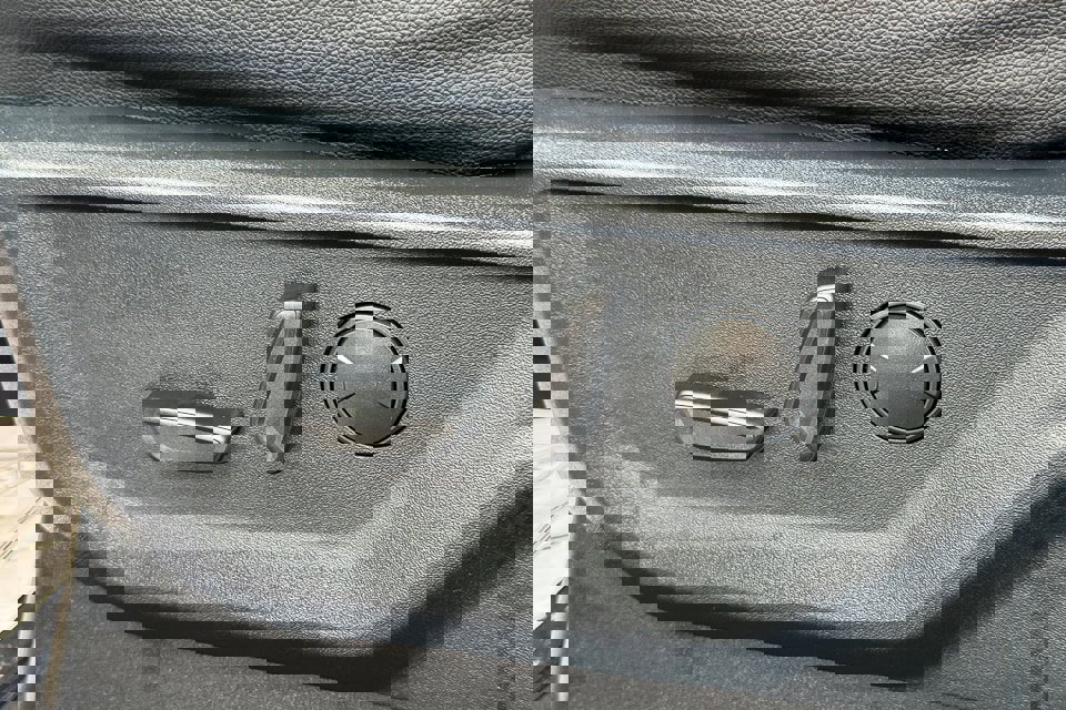 New 2026 Ford F250 Lariat w/ Black Appearance Package image 36