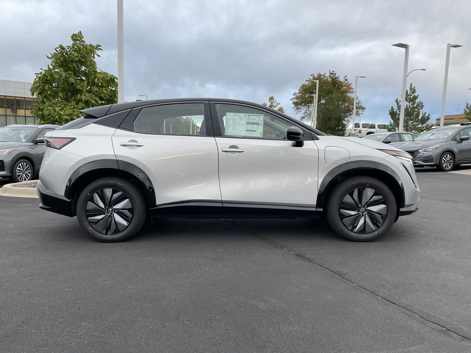 New 2024 Nissan Ariya AWD image 2