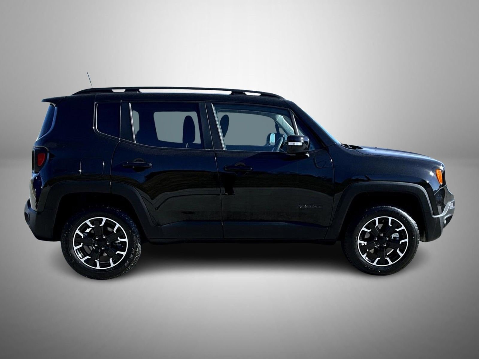 Used 2023 Jeep Renegade Latitude image 4