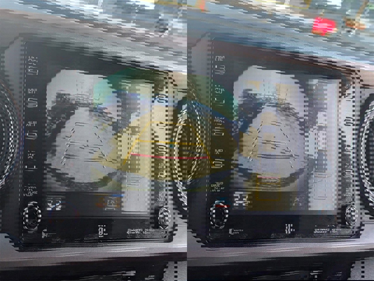 Used 2021 Toyota Tacoma Limited image 14