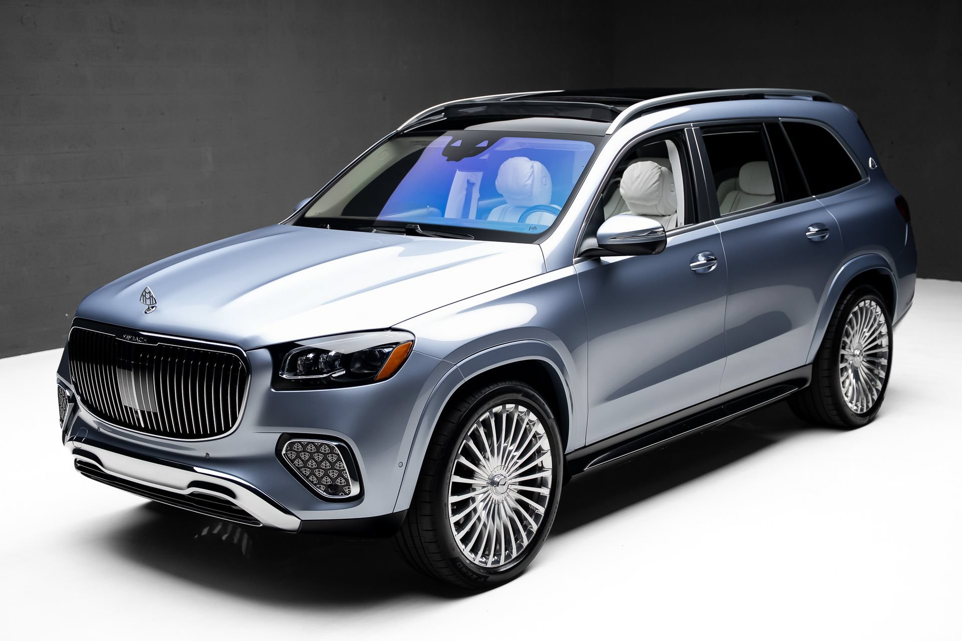 Used 2025 Mercedes-Benz Maybach GLS 600 4MATIC image 5