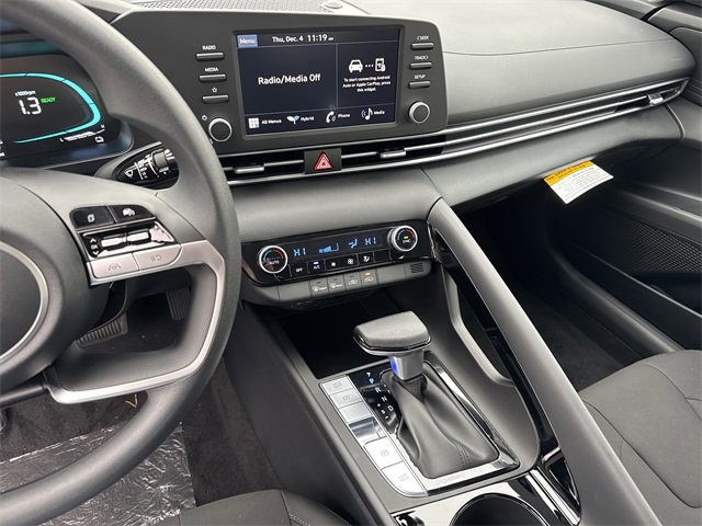 New 2026 Hyundai Elantra Blue image 27