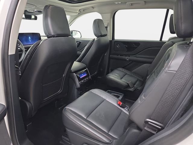 Used 2025 Lincoln Aviator Reserve w/ Illumination Package AWD/4WD image 10