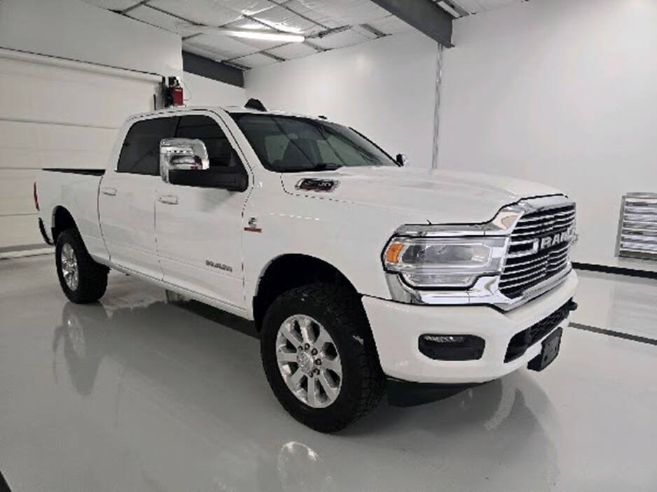 Used 2023 RAM 2500 Laramie AWD/4WD image 3