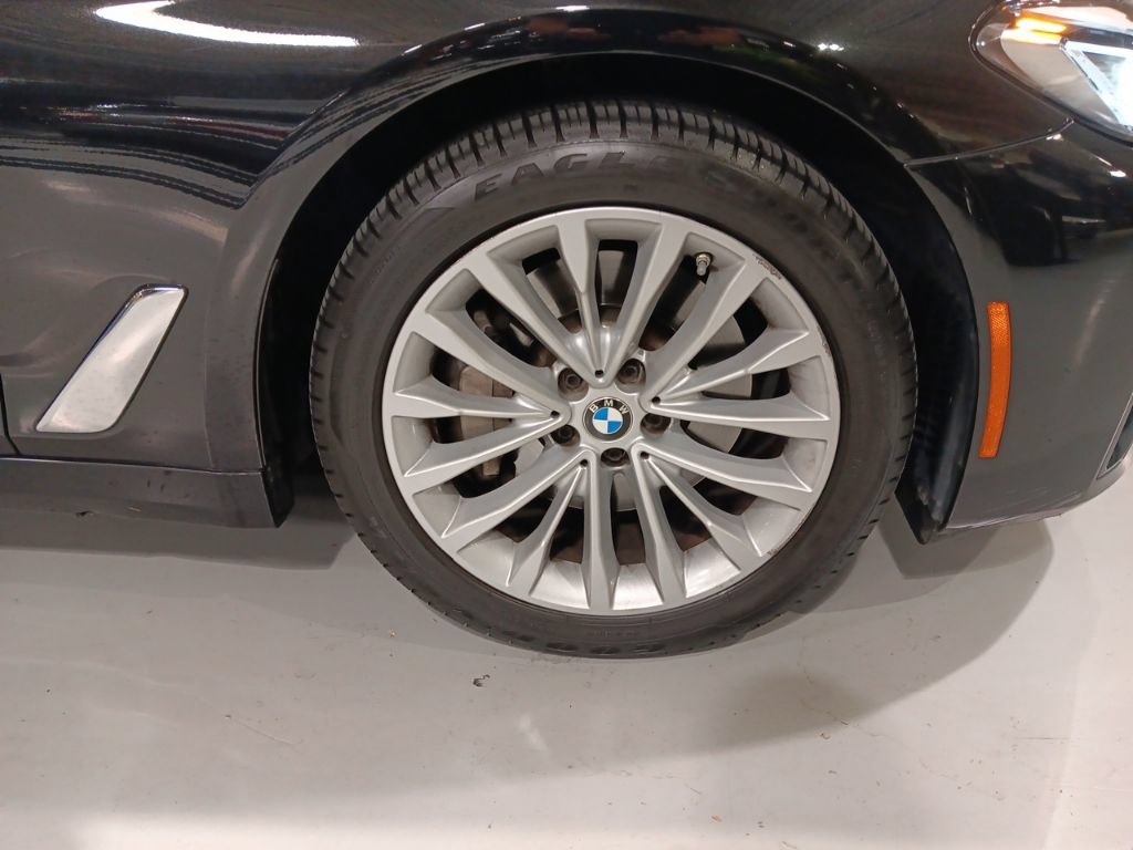 Certified 2023 BMW 530i xDrive w/ Convenience Package AWD/4WD image 16