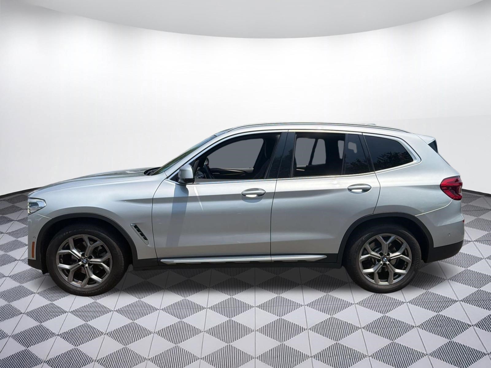 Used 2021 BMW X3 xDrive30i w/ Premium Package AWD/4WD image 2