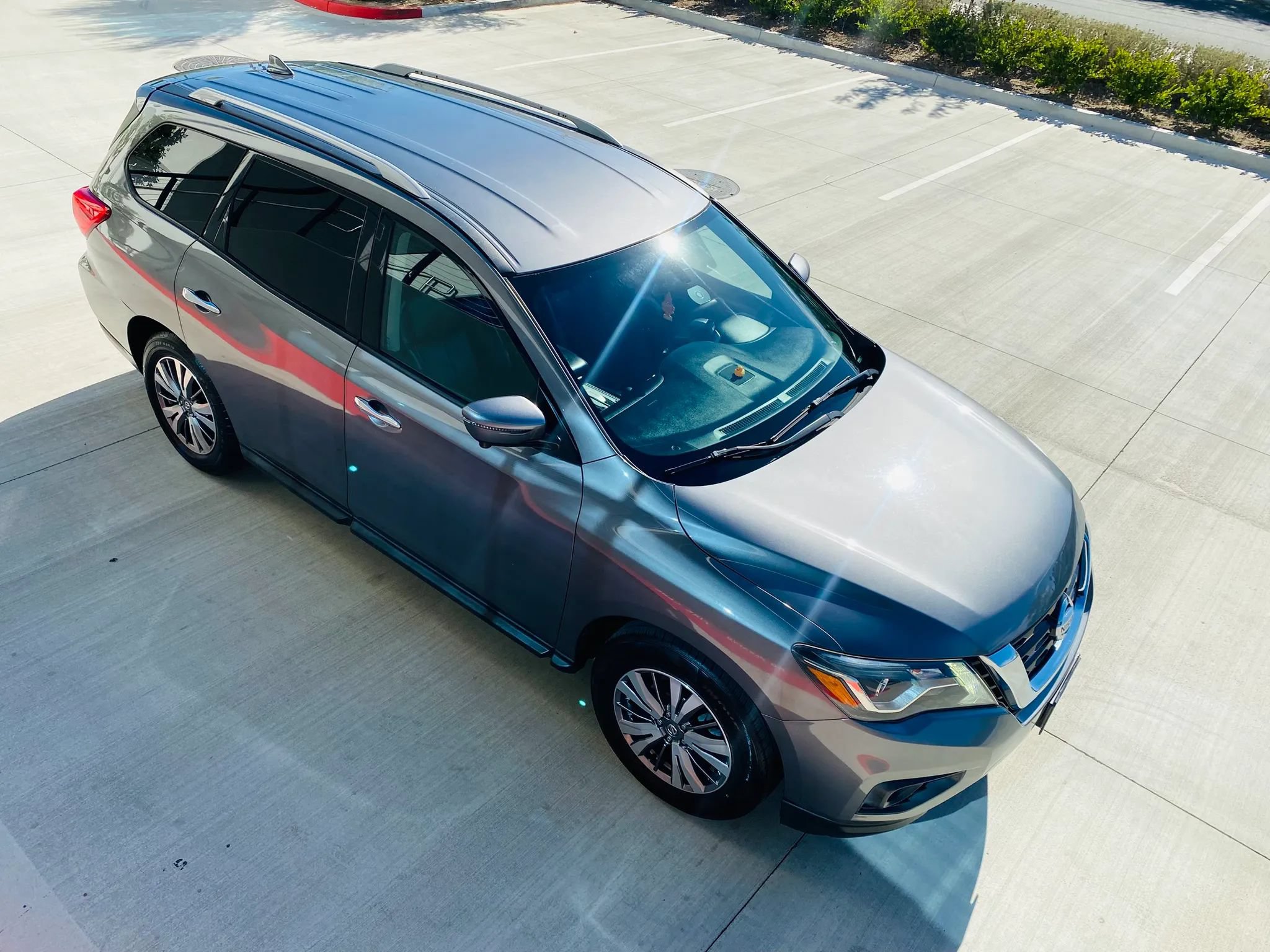 Used 2019 Nissan Pathfinder SL FWD image 8