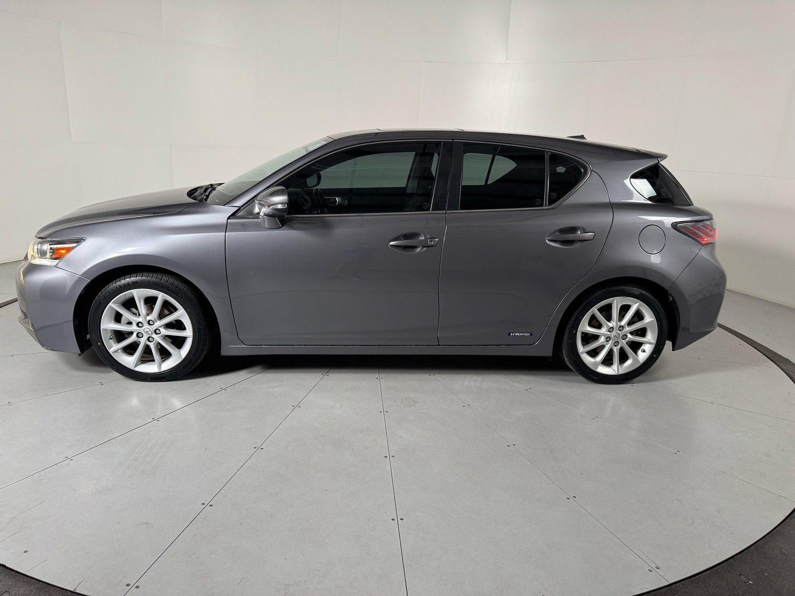 Used 2013 Lexus CT 200h FWD image 2