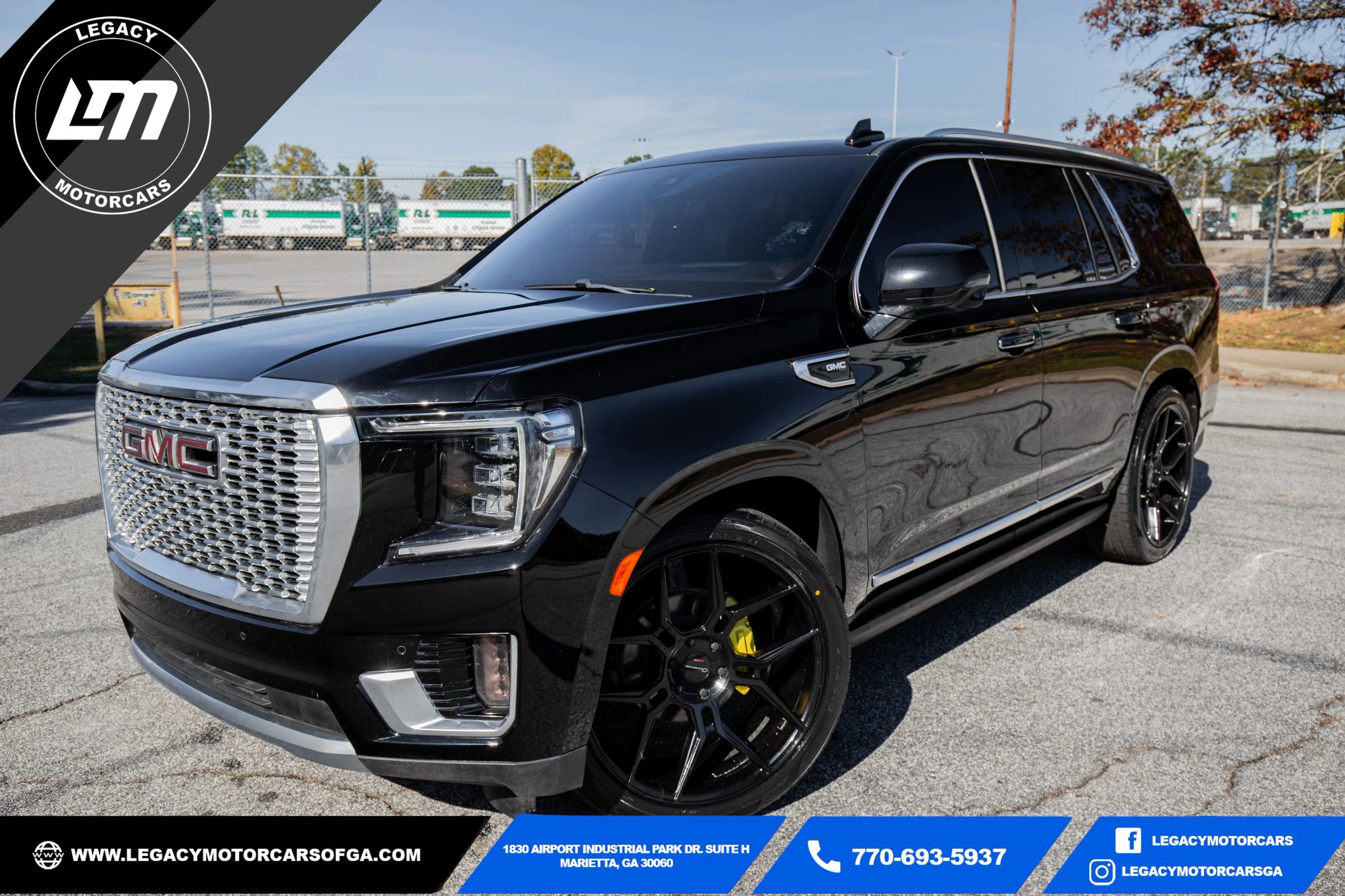 Used 2021 GMC Yukon Denali w/ Denali Premium Package image 1