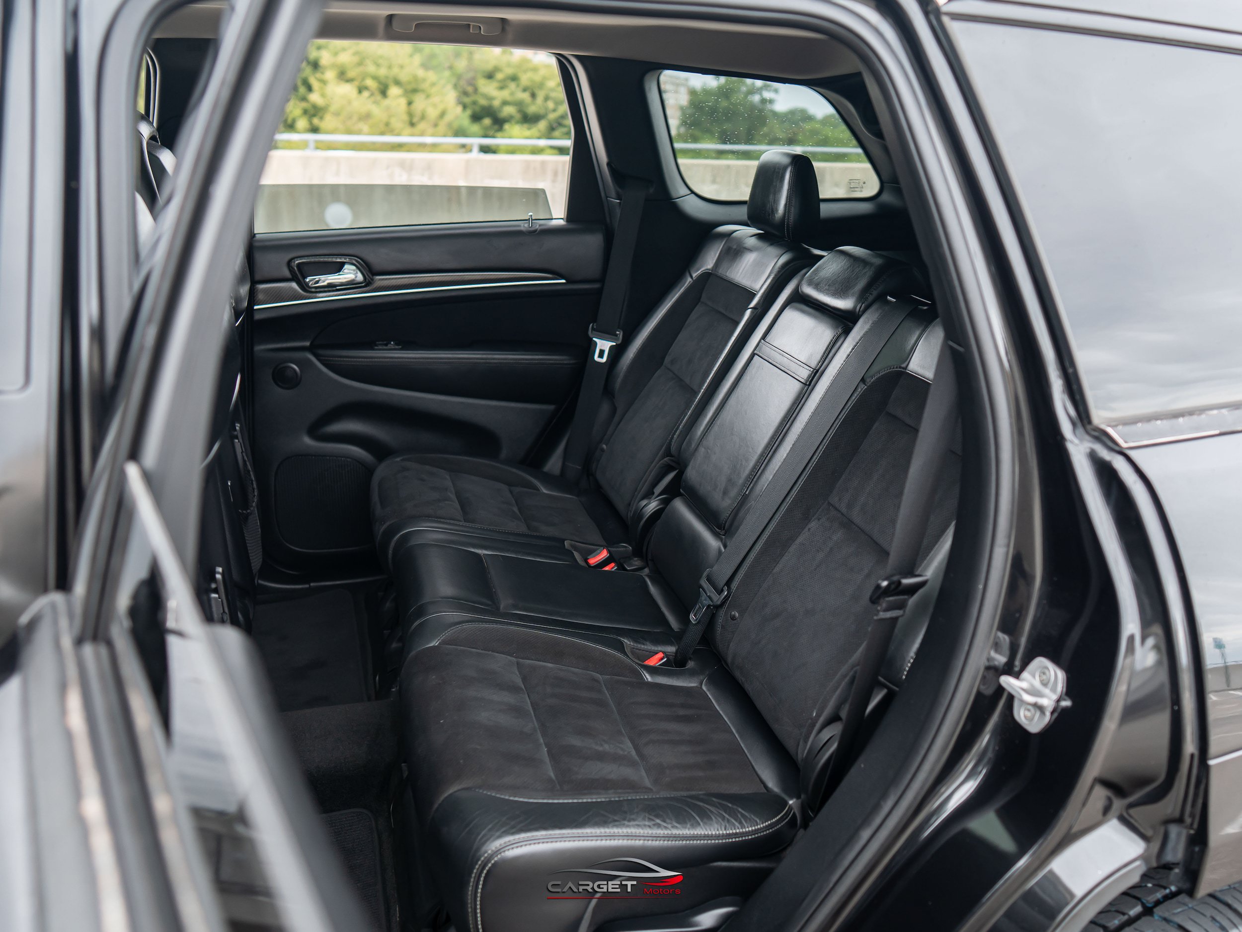 Used 2012 Jeep Grand Cherokee SRT8 w/ Luxury Group II AWD/4WD image 19