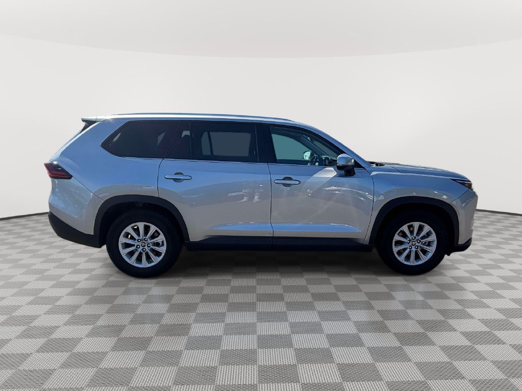 Used 2025 Toyota Grand Highlander AWD image 2