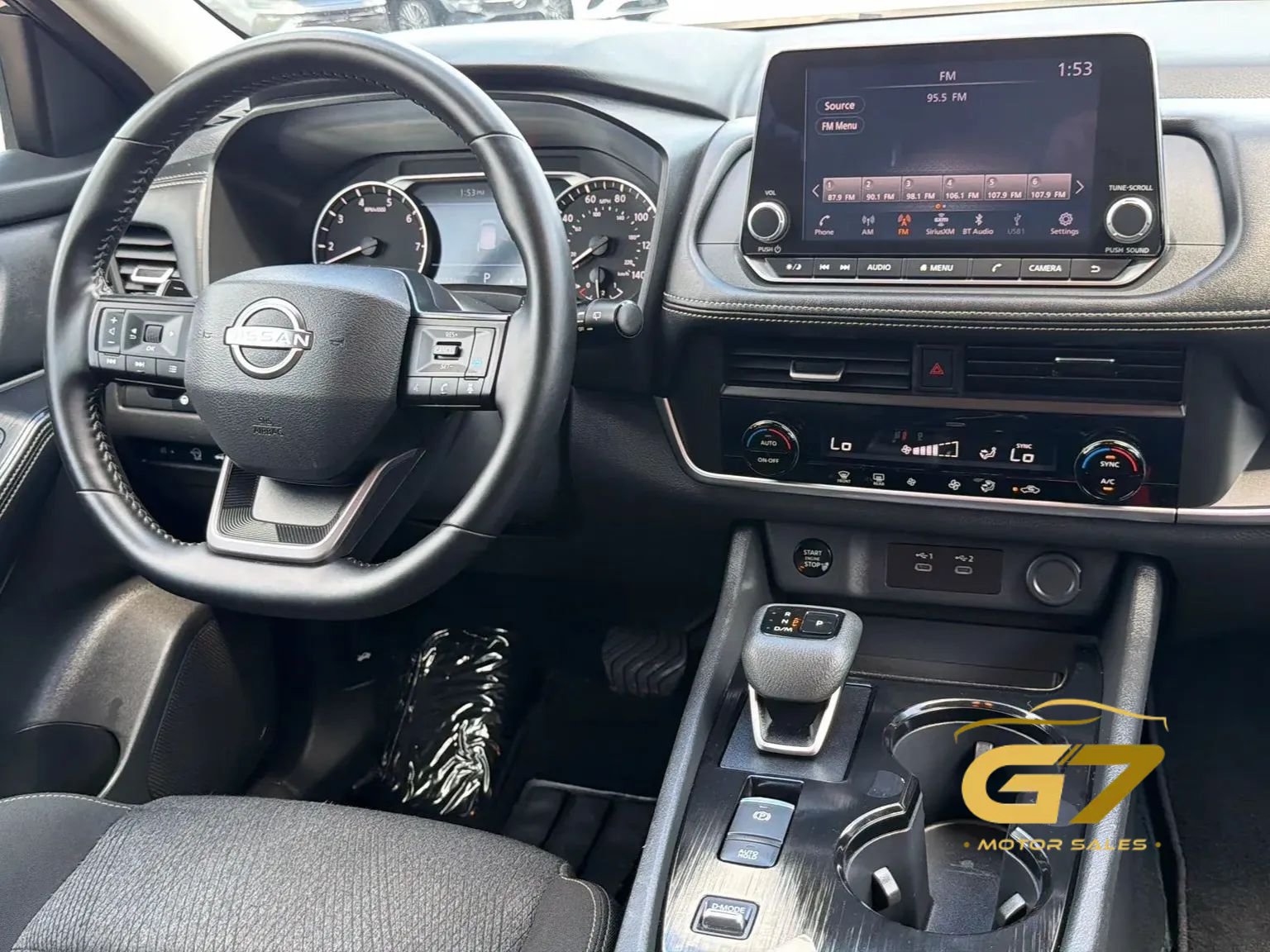 Used 2025 Nissan Rogue SV FWD image 18