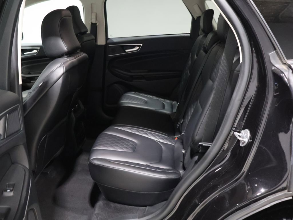 Used 2024 Ford Edge Titanium image 16