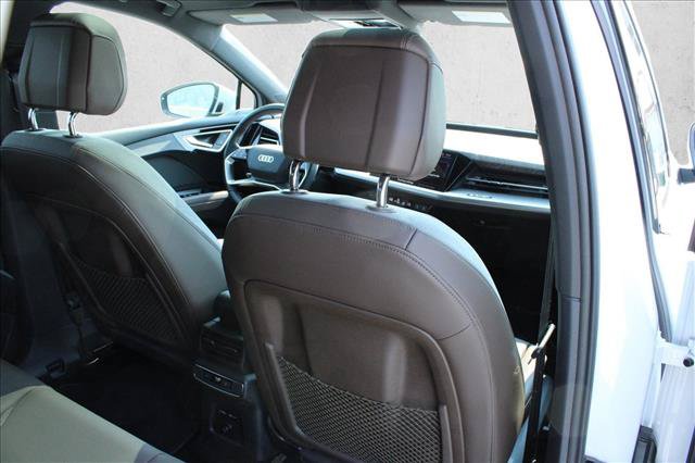 Used 2023 Audi Q4 e-tron Premium Plus w/ Premium Plus RWD image 27