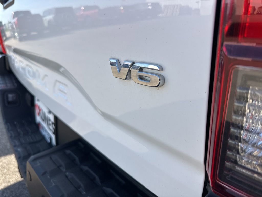 Used 2019 Toyota Tacoma TRD Sport w/ TRD Premium Sport Package image 10