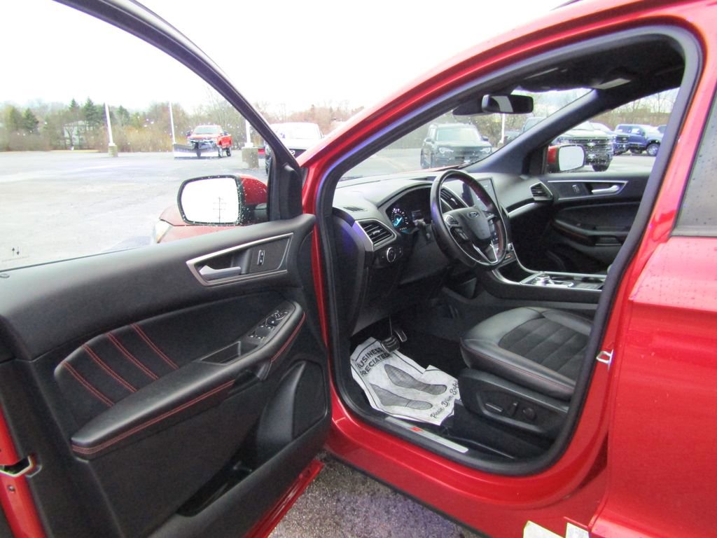 Used 2022 Ford Edge ST-Line image 14