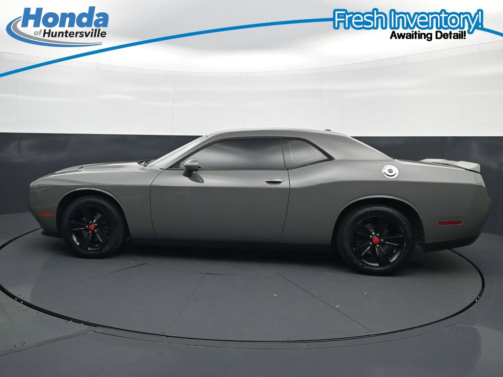 Used 2019 Dodge Challenger SXT RWD image 6