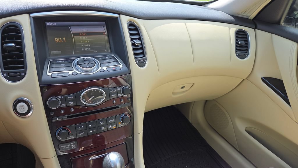 Used 2017 INFINITI QX50 AWD w/ Premium Package image 20
