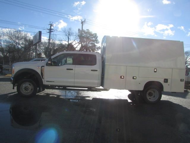 New 2026 Ford F550 4x4 Crew Cab image 2