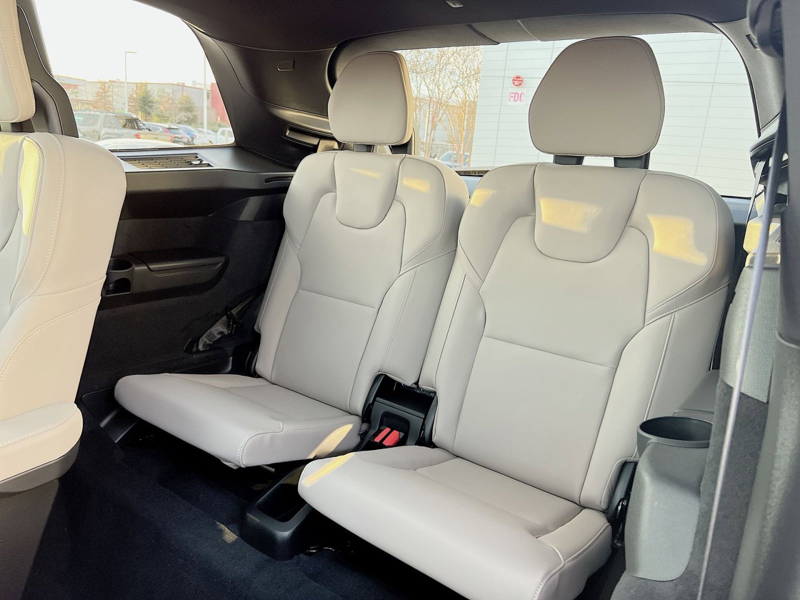 New 2026 Volvo XC90 T8 Plus w/ Protection Package Premier image 25