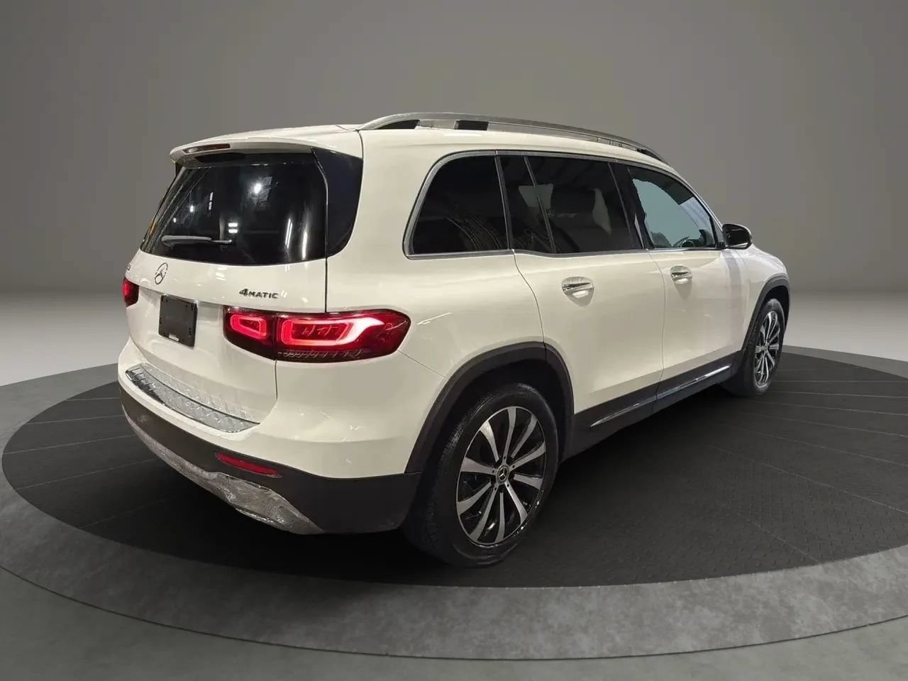 Used 2021 Mercedes-Benz GLB 250 4MATIC image 5
