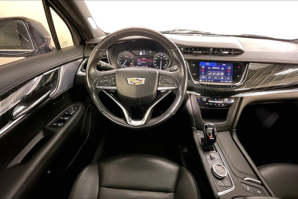 Used 2023 Cadillac XT6 Premium Luxury AWD/4WD image 7