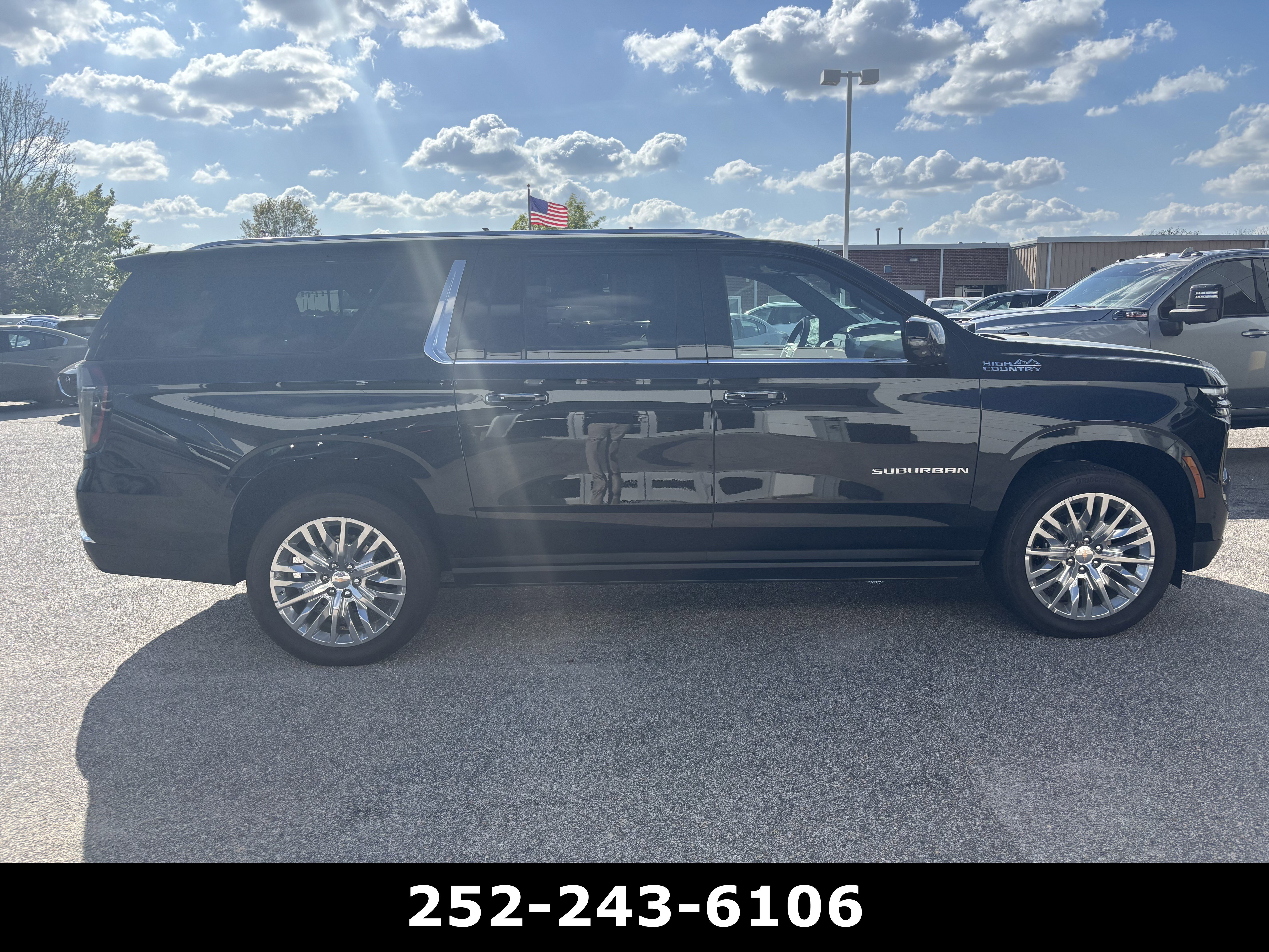 Used 2025 Chevrolet Suburban High Country AWD/4WD image 5