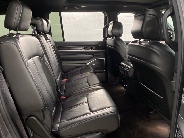 Used 2023 Jeep Wagoneer 4WD w/ Premium Group I image 92