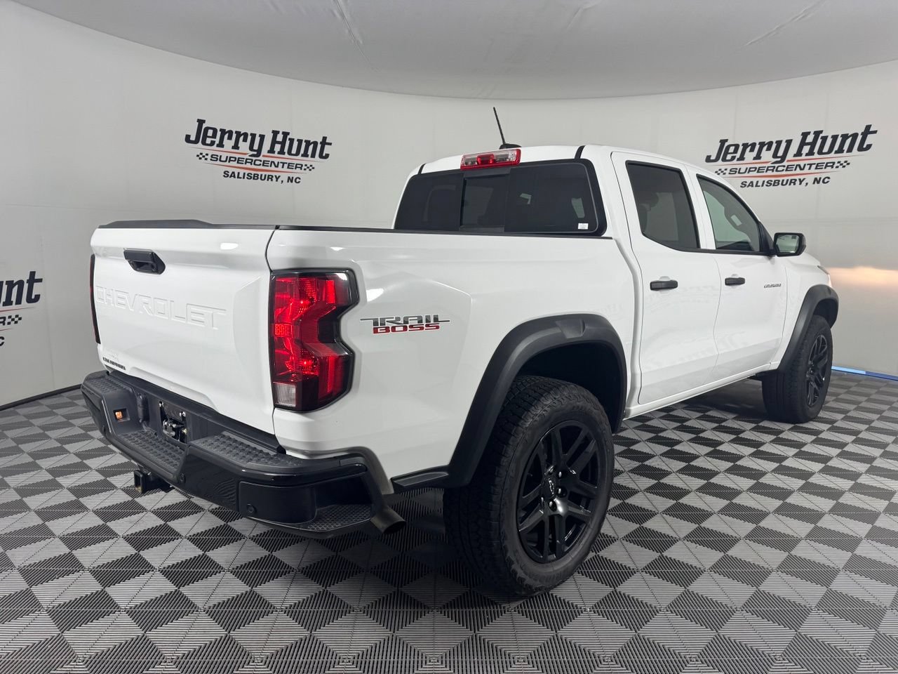 Used 2025 Chevrolet Colorado Trail Boss AWD/4WD image 7