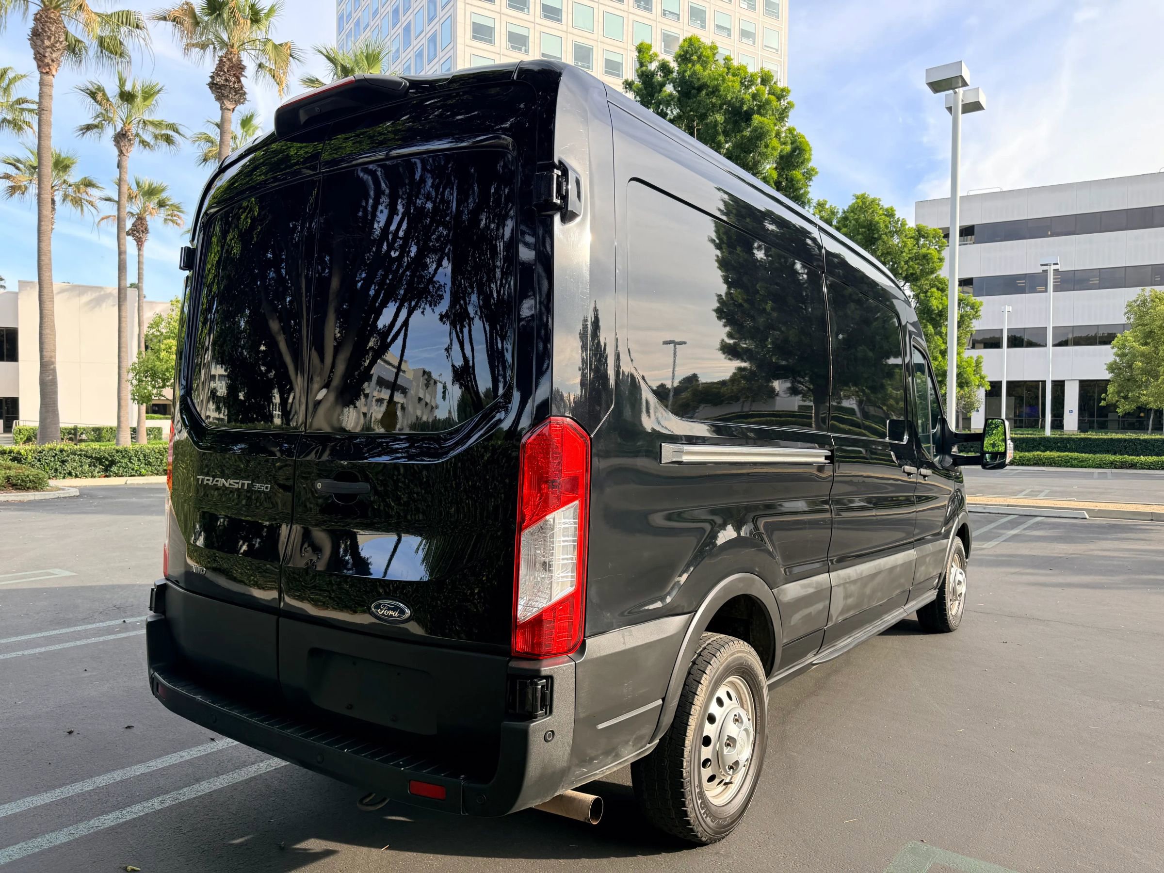 Used 2021 Ford Transit 350 Medium Roof AWD w/ Load Area Protection Package image 7
