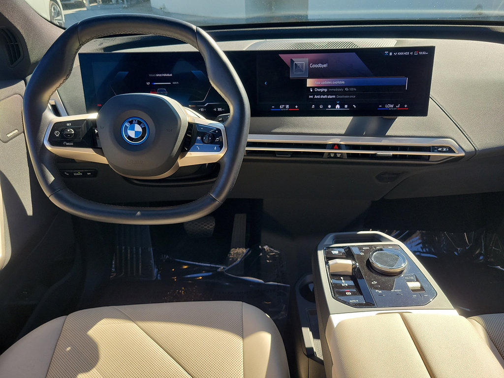 Used 2024 BMW iX xDrive50 w/ Sport Package AWD/4WD image 11