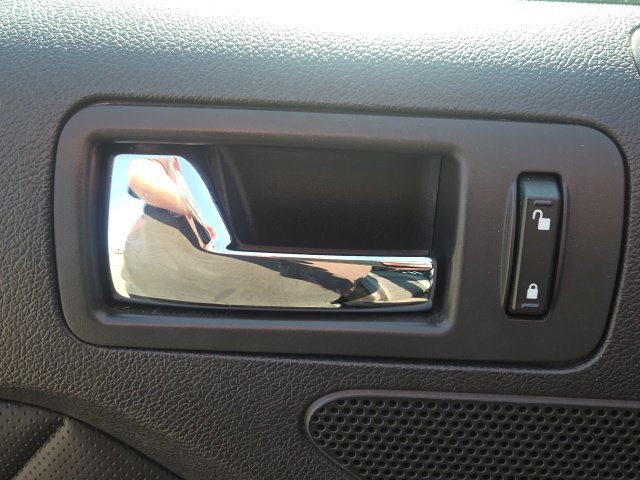 Used 2010 Ford Mustang Coupe RWD image 14