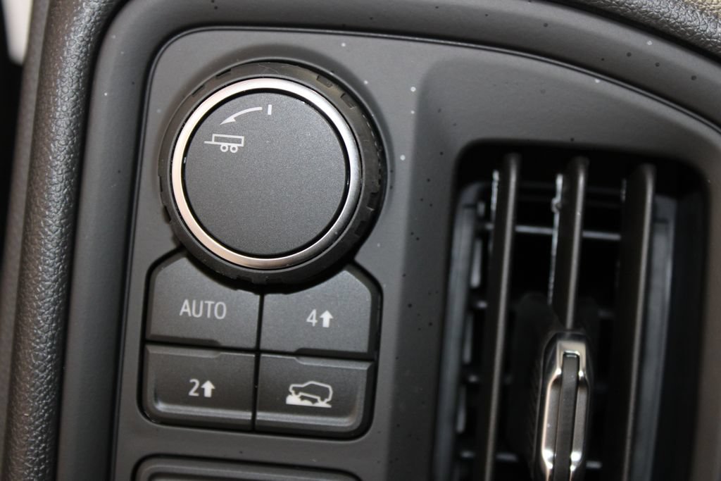 New 2026 Chevrolet Silverado 1500 Custom w/ LPO, Dark Essentials Package AWD/4WD image 47