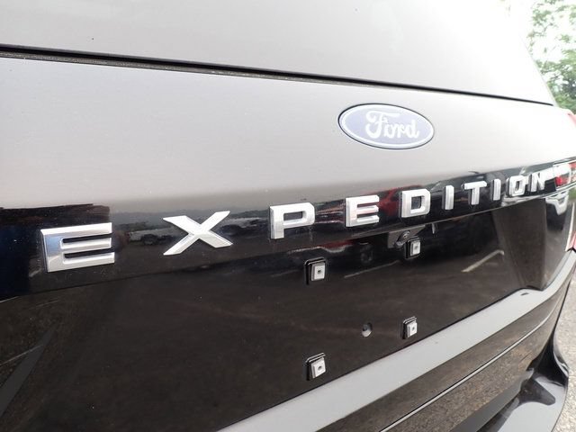 Used 2025 Ford Expedition Platinum w/ Driver's Package AWD/4WD image 5
