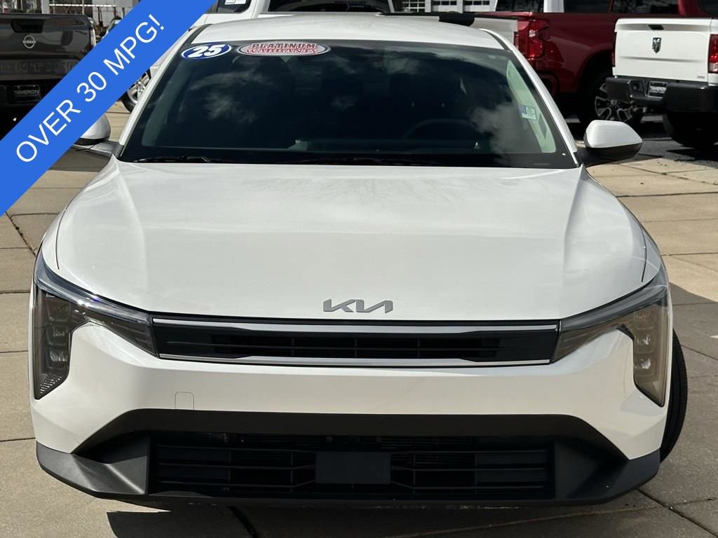 Used 2025 Kia K4 LXS image 2