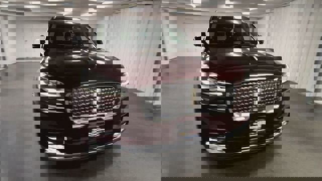 Used 2023 Lincoln Aviator Reserve w/ Equipment Group 201A image 3