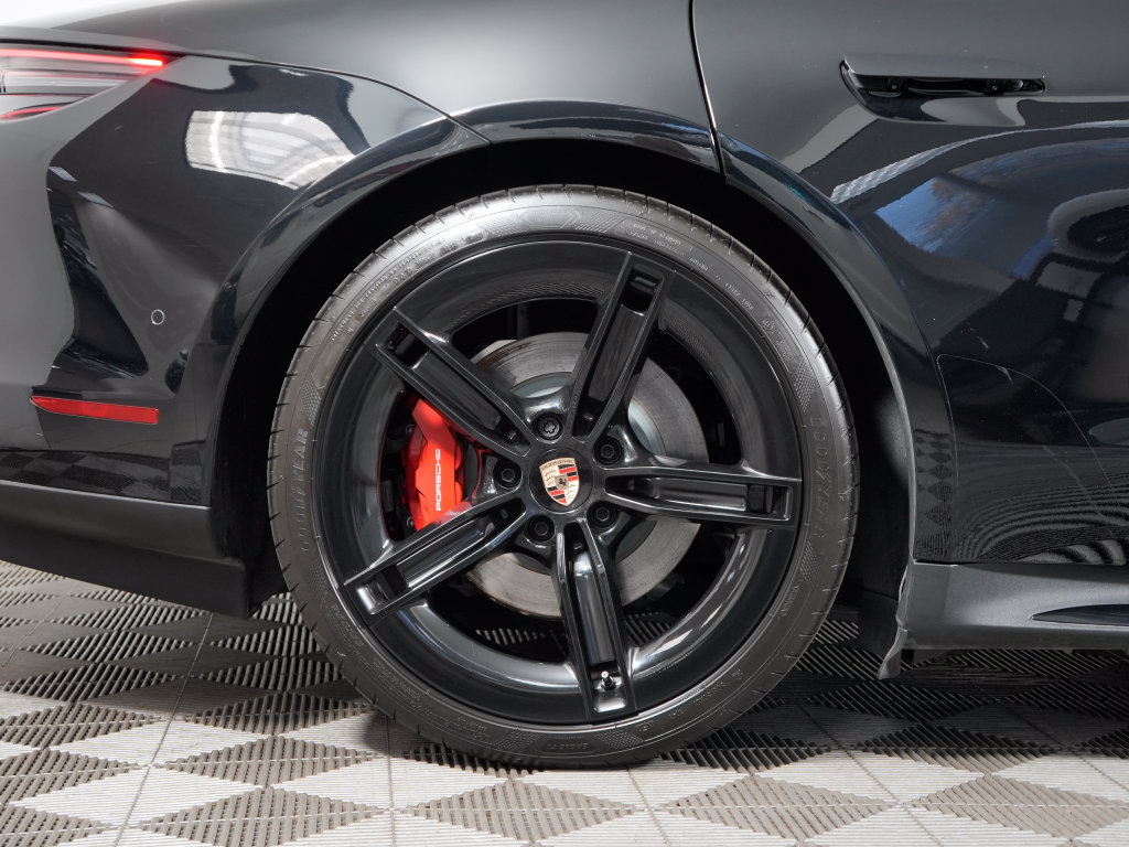 Certified 2025 Porsche Taycan 4S w/ Sportdesign Package AWD/4WD image 15