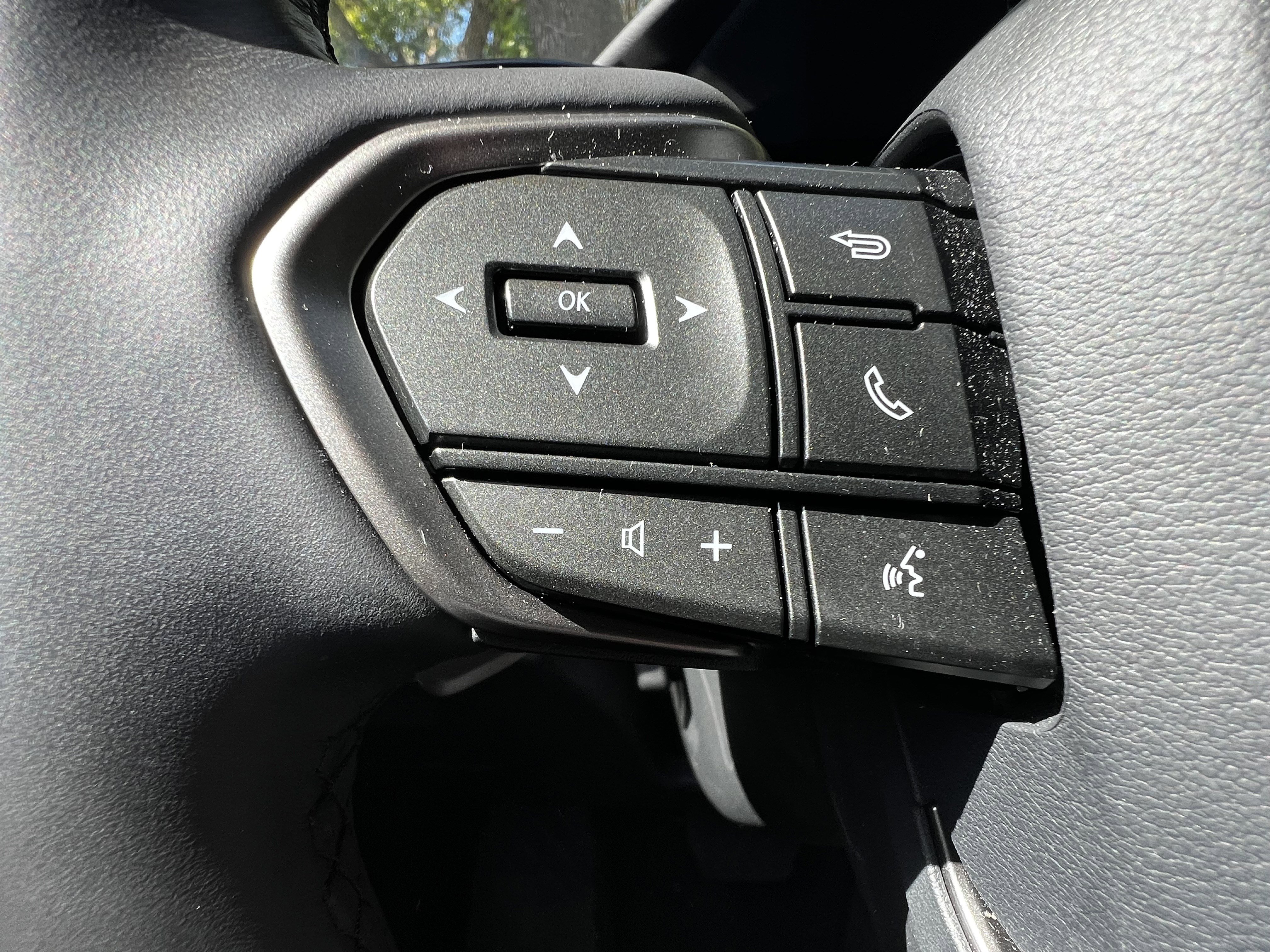 Used 2025 Lexus NX 250 FWD w/ Towing Package (2000 Lbs) image 18