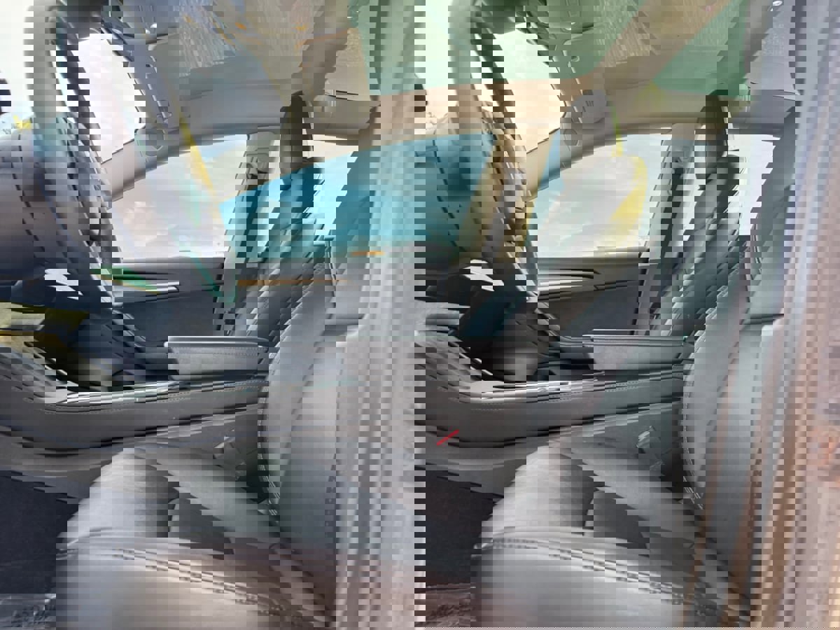 Used 2023 Tesla Model 3 Standard Range image 17