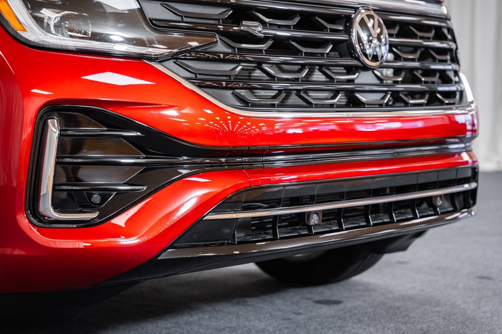 Used 2024 Volkswagen Atlas Cross Sport SEL R-Line AWD/4WD image 17