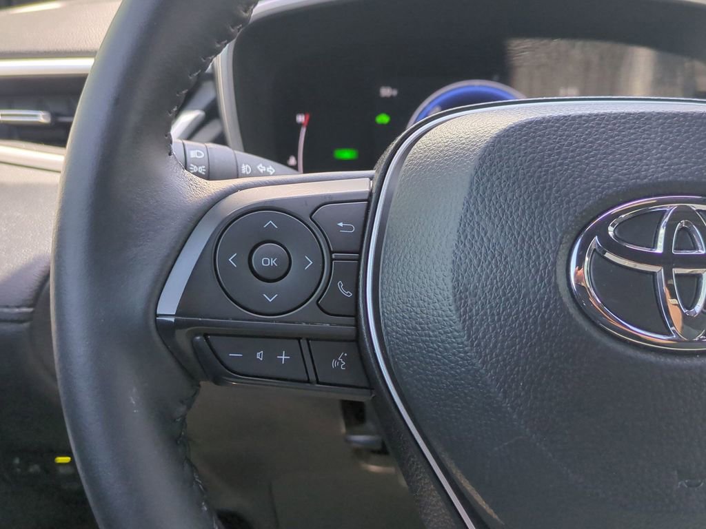 Used 2024 Toyota Corolla Cross XSE w/ Convenience Package image 23